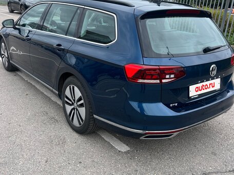 2020 Volkswagen Passat GTE B8 Рестайлинг, синий, 2100000 рублей, вид 5