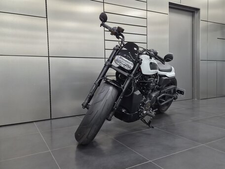 2021 Harley-Davidson Sportster S, белый, 1180000 рублей, вид 5