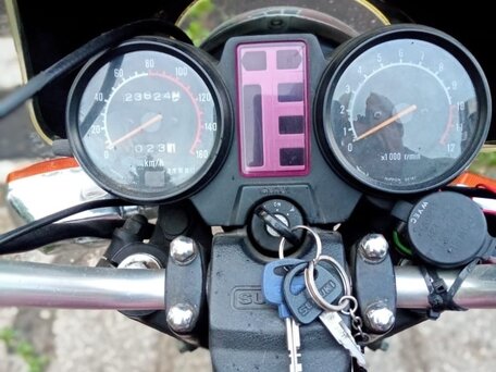 1982 Suzuki GSX 250, красный, 250000 рублей, вид 5