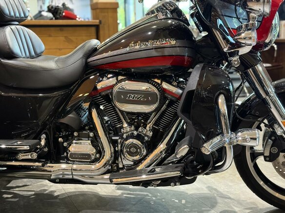 2020 Harley-Davidson CVO Tri Glide, чёрный, 7350000 рублей - вид 6