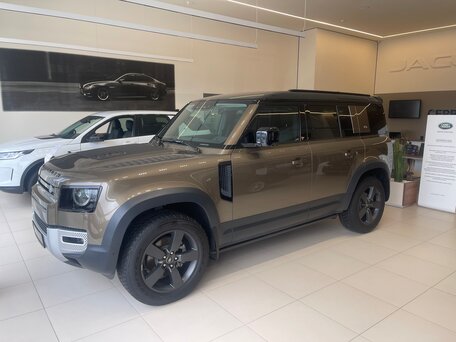 2021 Land Rover Defender 110 II, коричневый, 8500000 рублей, вид 4