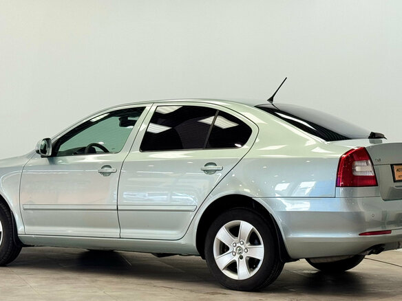2012 Skoda Octavia II (A5) Рестайлинг, зелёный - вид 2