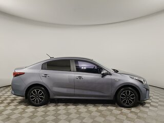 2021 Kia Rio IV Рестайлинг, серый, 1550000 рублей, вид 4