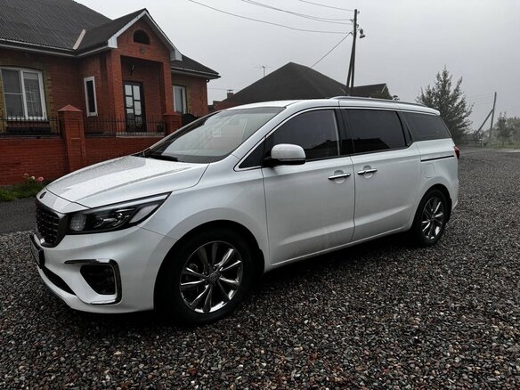 2019 Kia Carnival III, белый, 2600000 рублей - вид 2
