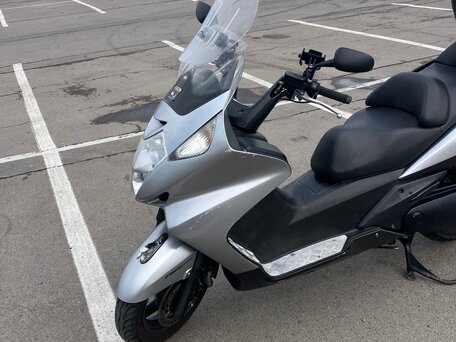 2005 Honda Silver Wing 600, серебристый, 300000 рублей, вид 3