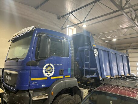 2011 MAN TGS, синий, 3800000 рублей, вид 2