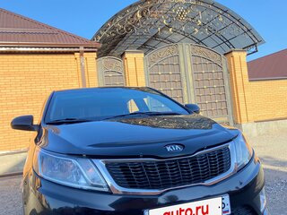 2013 Kia Rio III, чёрный, 700000 рублей, вид 2