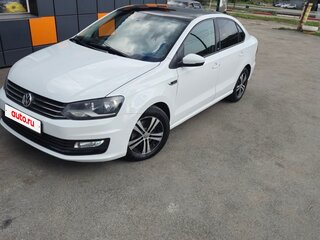 2017 Volkswagen Polo V Рестайлинг, белый, 1260000 рублей, вид 1