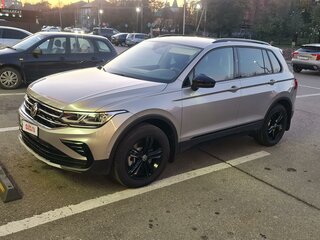 2021 Volkswagen Tiguan II Рестайлинг, серебристый, 3700000 рублей, вид 2