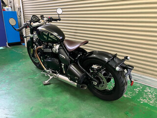 2020 Triumph Bonneville Bobber, чёрный, 1650000 рублей, вид 4