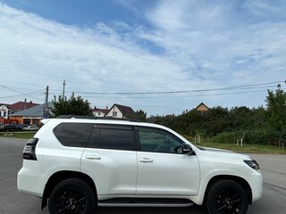 2021 Toyota Land Cruiser Prado 150 Series Рестайлинг 3, белый, 7000000 рублей, вид 4