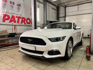 2017 Ford Mustang VI, белый, 3400000 рублей, вид 2