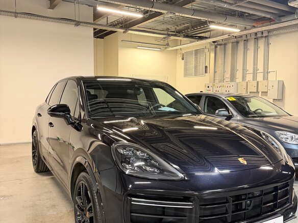 2019 Porsche Cayenne Turbo III, чёрный, 9100000 рублей - вид 2