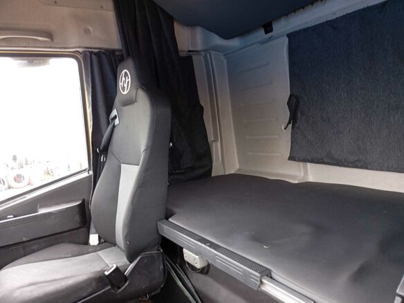2023 IVECO-Hongyan 4x2, жёлтый, 2635425 рублей - вид 8