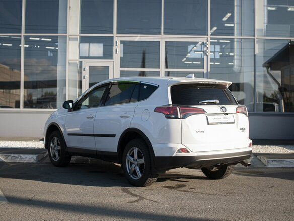 2017 Toyota RAV4 IV (XA40) Рестайлинг, белый - вид 5