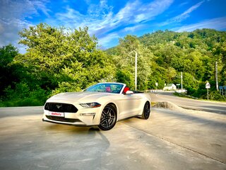 2018 Ford Mustang VI Рестайлинг, белый, 2649000 рублей, вид 1