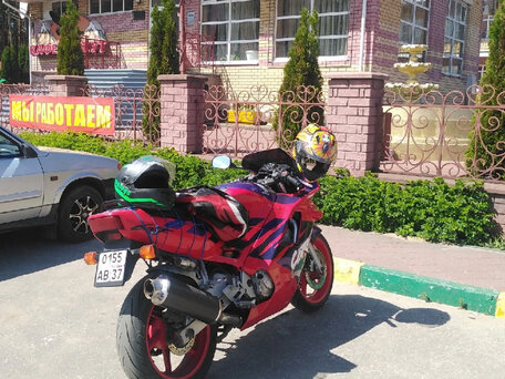 1993 Honda CBR 600F, красный, 2000000 рублей, вид 2