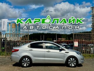 2013 Kia Rio 4-speed III, серебристый, 979000 рублей, вид 4