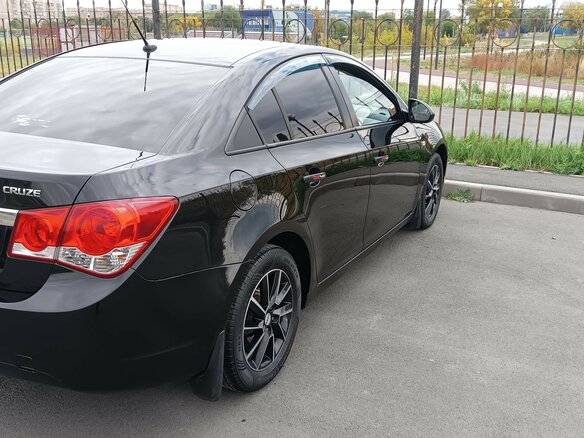 2011 Chevrolet Cruze I, чёрный, 640000 рублей - вид 3