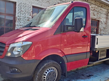 2017 Mercedes-Benz Sprinter, красный, 8000000 рублей, вид 1