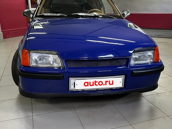 1989 Opel Kadett E Рестайлинг, синий