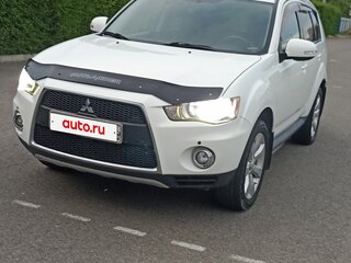 2012 Mitsubishi Outlander II Рестайлинг, белый, 1550000 рублей, вид 2