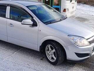 2011 Opel Astra H Рестайлинг, серебристый, 700000 рублей, вид 2
