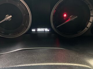 2015 Toyota Land Cruiser 200 Series Рестайлинг 2, чёрный, 4800000 рублей, вид 3