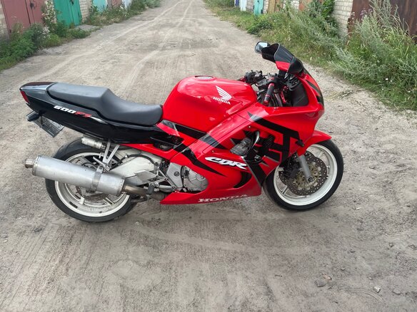1996 Honda CBR 600F, красный, 420000 рублей