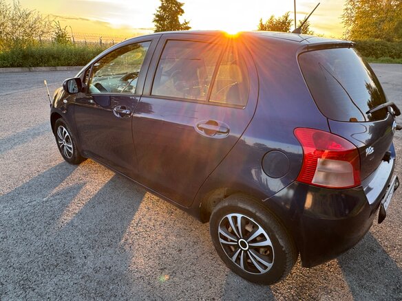 2005 Toyota Vitz II (XP90), синий, 500000 рублей - вид 3