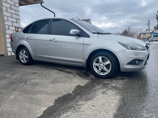 2009 Ford Focus II Рестайлинг, серебристый, 560000 рублей, вид 1