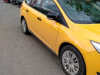 2016 Ford Focus III Рестайлинг, жёлтый, 600000 рублей, вид 3
