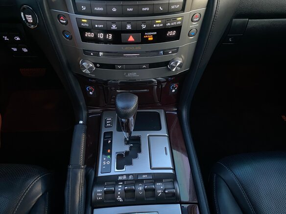 2014 Lexus LX 570 III Рестайлинг, белый, 5990000 рублей - вид 23