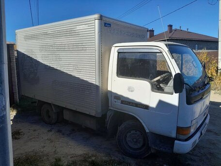 1994 Nissan Atlas, белый, 850000 рублей, вид 2