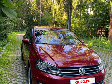 2019 Volkswagen Polo V Рестайлинг, красный, 1399000 рублей, вид 2