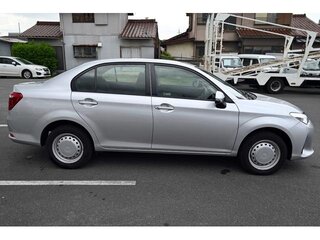 2021 Toyota Corolla Axio XI (E160, E170) Рестайлинг 2, серебристый, 1000000 рублей, вид 4