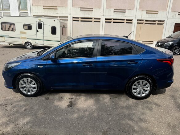 2022 Hyundai Solaris II Рестайлинг, синий, 1370000 рублей - вид 3