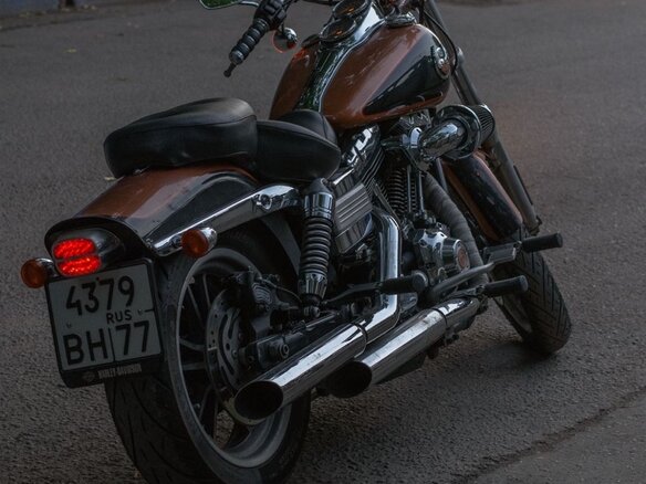 2008 Harley-Davidson Dyna Low Rider, золотистый, 900000 рублей
