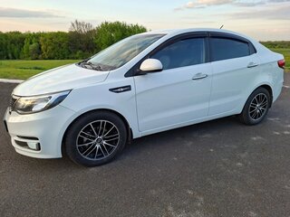 2016 Kia Rio III Рестайлинг, белый, 1150000 рублей, вид 3