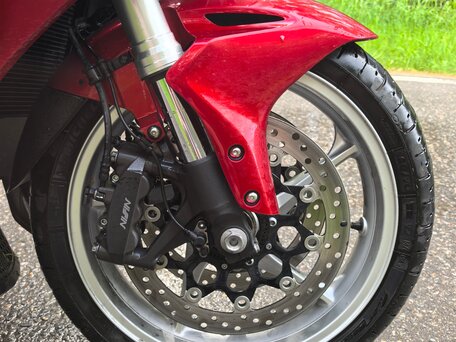 2010 Honda VFR 1200, красный, 670000 рублей, вид 4