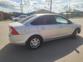 2010 Ford Focus II Рестайлинг, серебристый, 800000 рублей, вид 5