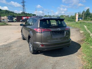 2018 Toyota RAV4 IV (XA40) Рестайлинг, коричневый, 2600000 рублей, вид 3