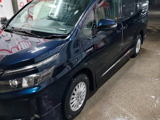 2015 Toyota Voxy III (R80), синий, 2350000 рублей, вид 4