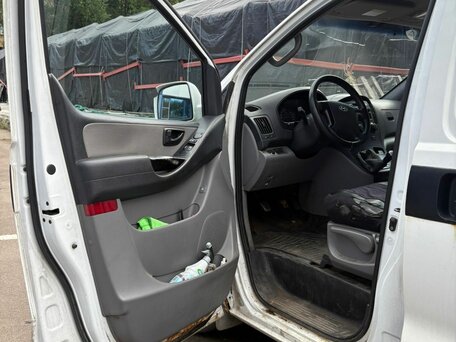 2008 Hyundai Grand Starex, белый, 725000 рублей, вид 2