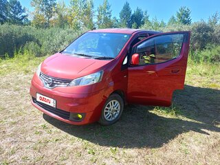 2009 Nissan NV200, красный, 1010000 рублей, вид 1