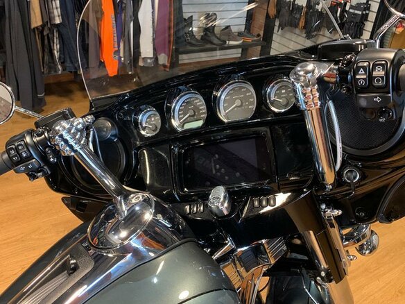 2020 Harley-Davidson Electra Glide, зелёный, 3250000 рублей - вид 10