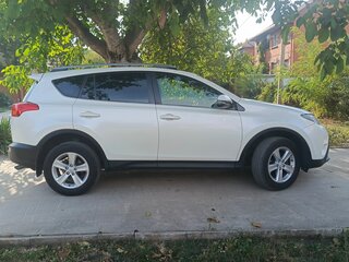 2013 Toyota RAV4 IV (XA40), белый, 1950000 рублей, вид 3