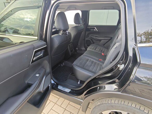 2021 Mitsubishi Outlander IV, чёрный, 3350000 рублей - вид 15