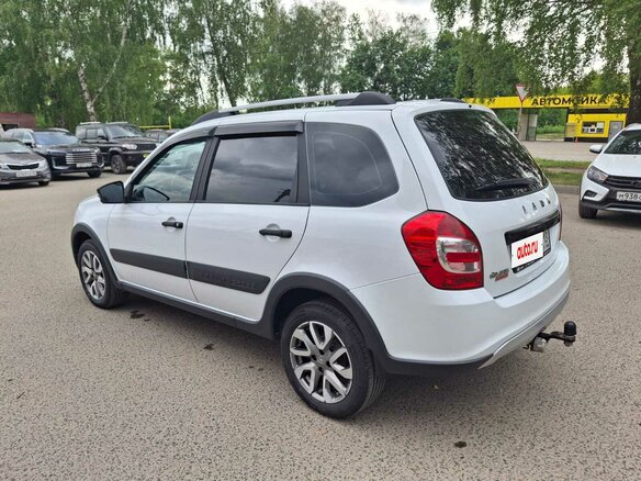 2023 Lada (ВАЗ) Granta Cross I Рестайлинг, белый, 850000 рублей - вид 5