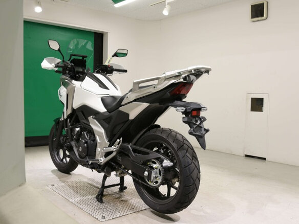2023 Honda NC 750X, белый, 900000 рублей - вид 4